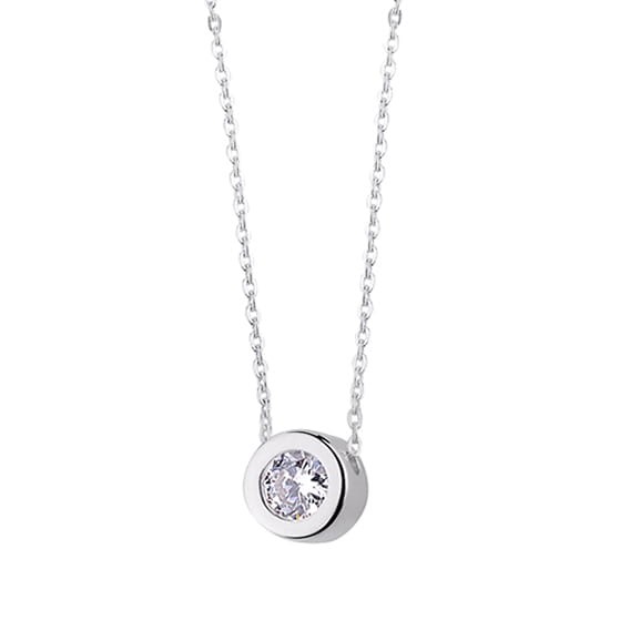 Srebrny naszyjnik z okrągłą zawieszką i cyrkonią