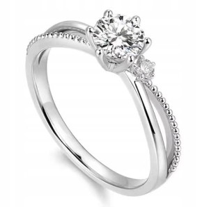 Srebrny pierścionek cyrkonia